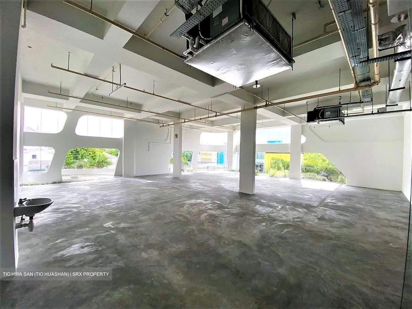 Upper Changi Road North (D17), Retail #631922871
